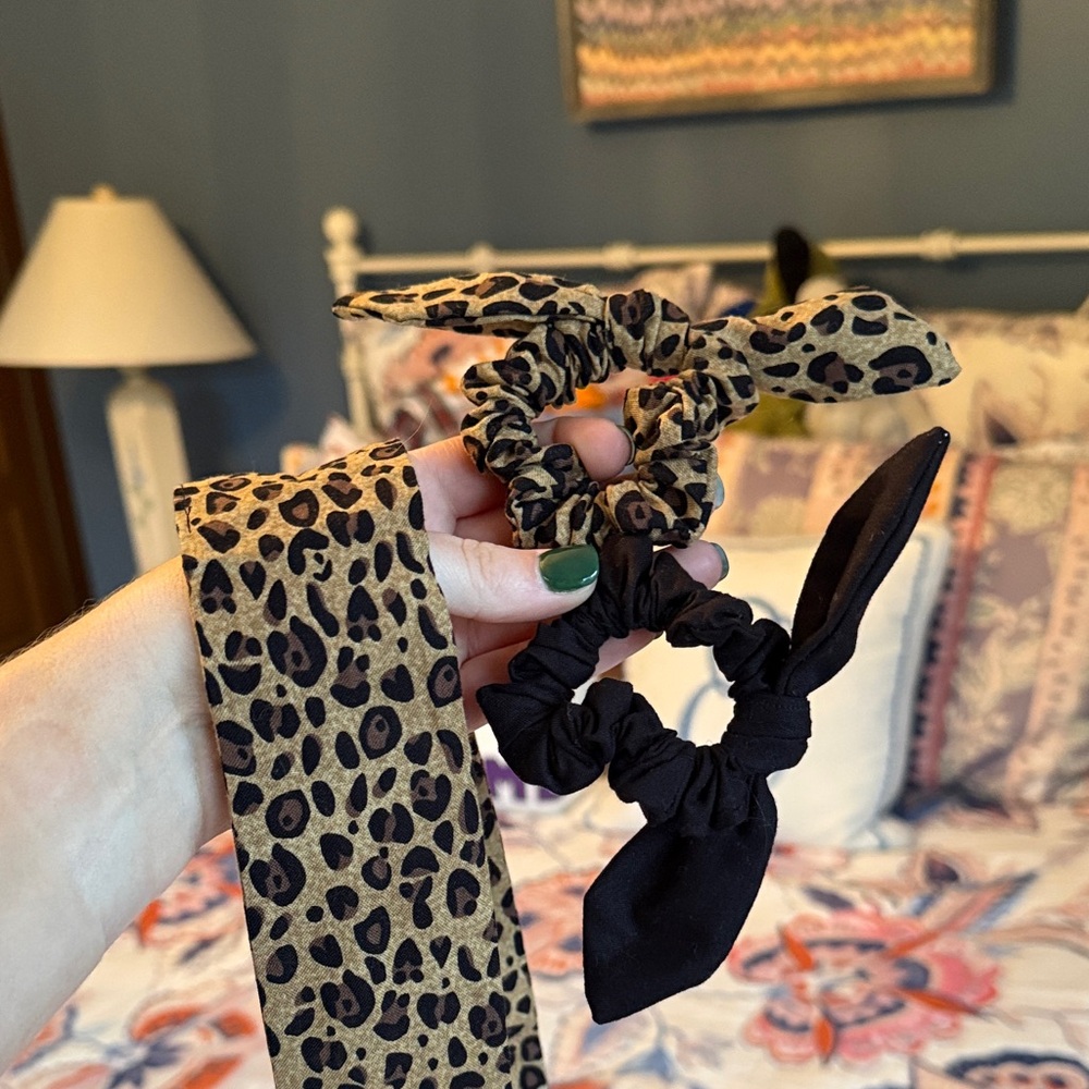 Leopard Print and Black Hair Scrunchies Set